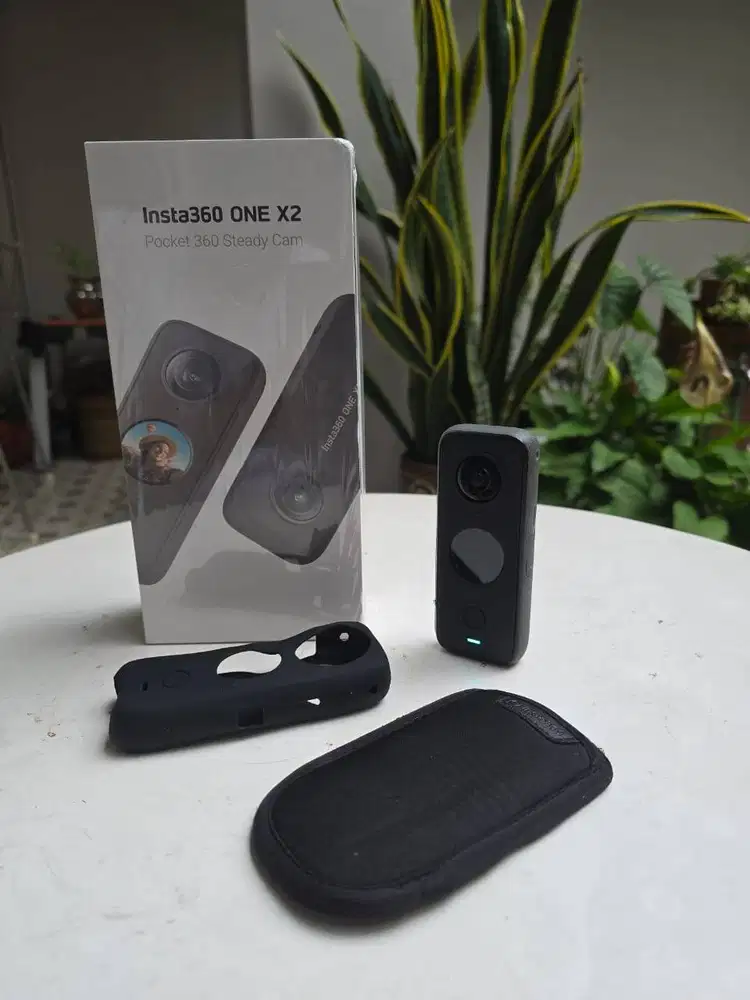 Insta360 X2 tahun 2023 (Kondisi mulus seperti baru)