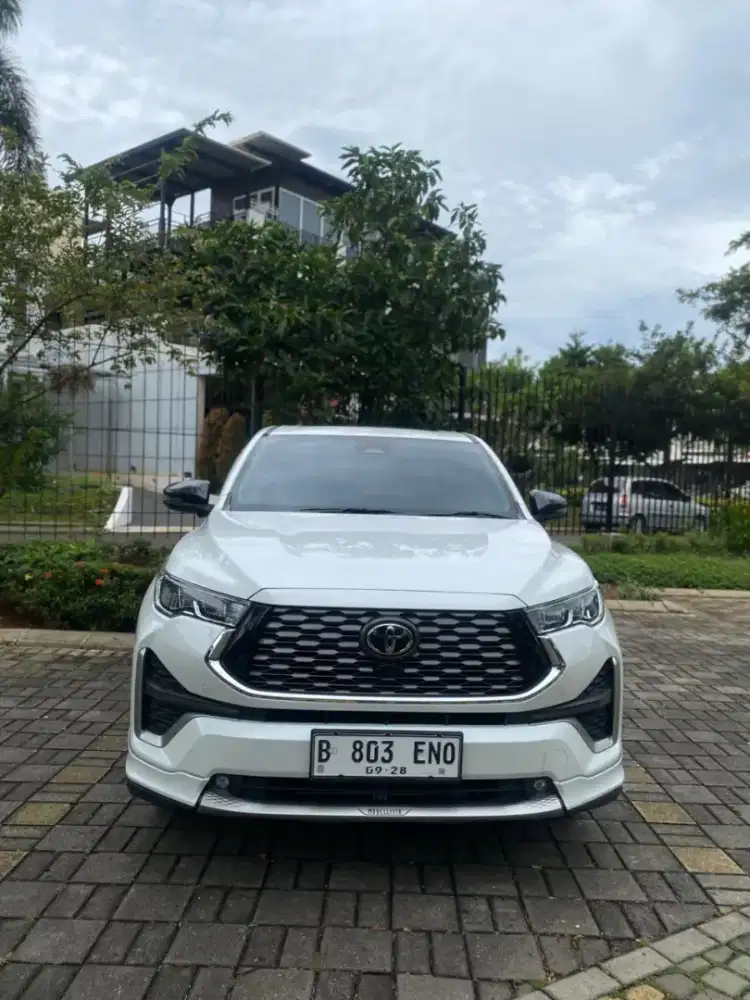 Toyota Zeniex Q HEV Modelista 2023