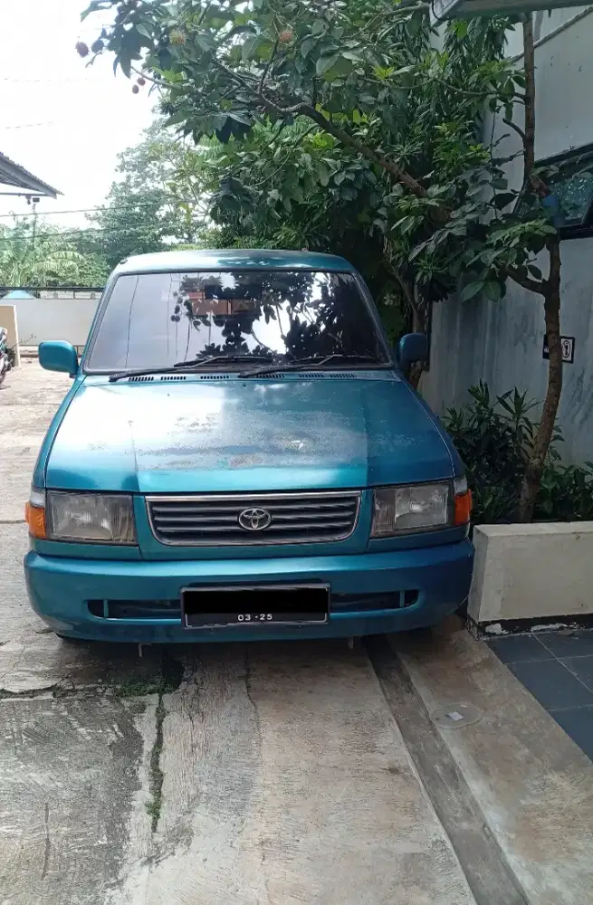 Mobil Kijang LGX