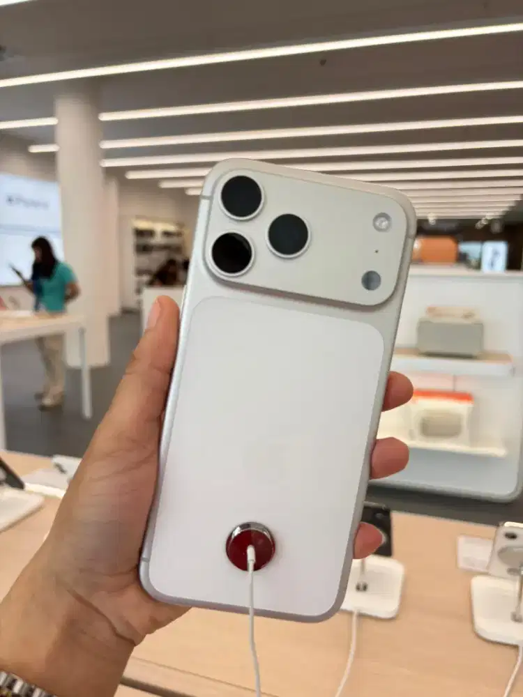 Ready stok iPhone 17 Pro Max _Silver