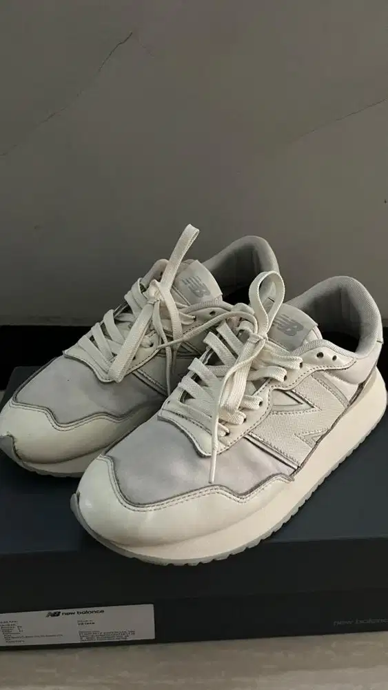 Sepatu New Balance 237