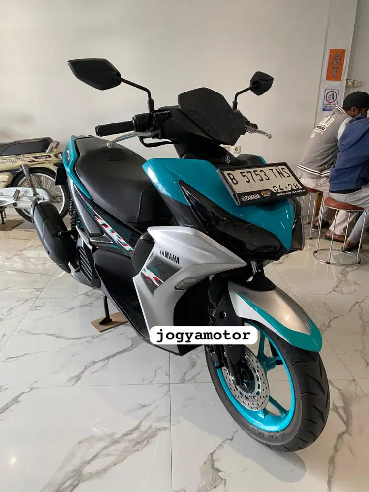 (B) Yamaha aerox 155 2023 cash & credit