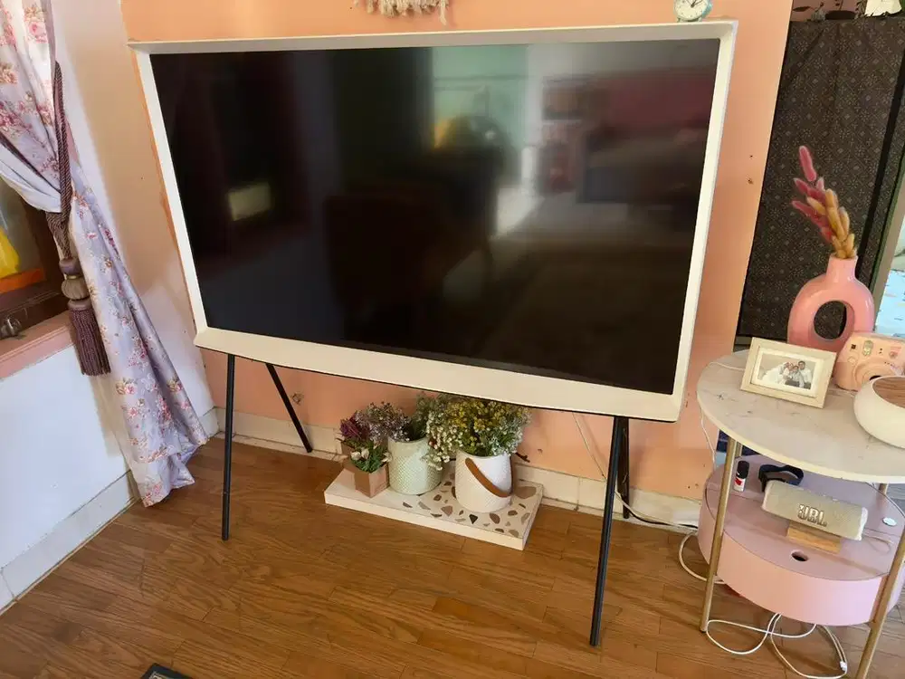 Samsung The Serif QLED 4K SmartTV 55”