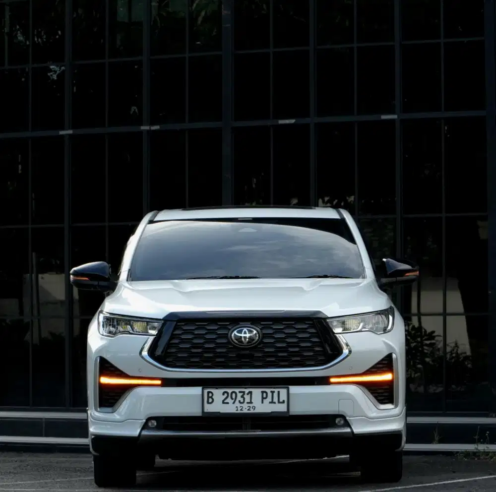 INNOVA ZENIX 2024 Q HYBRID MODELISTA. KM 8RB