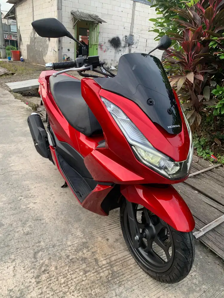 Di jual PCX 2024 warna merah