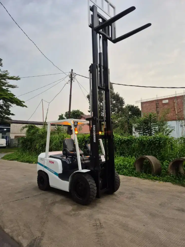 Forklift tcm 3ton treelift