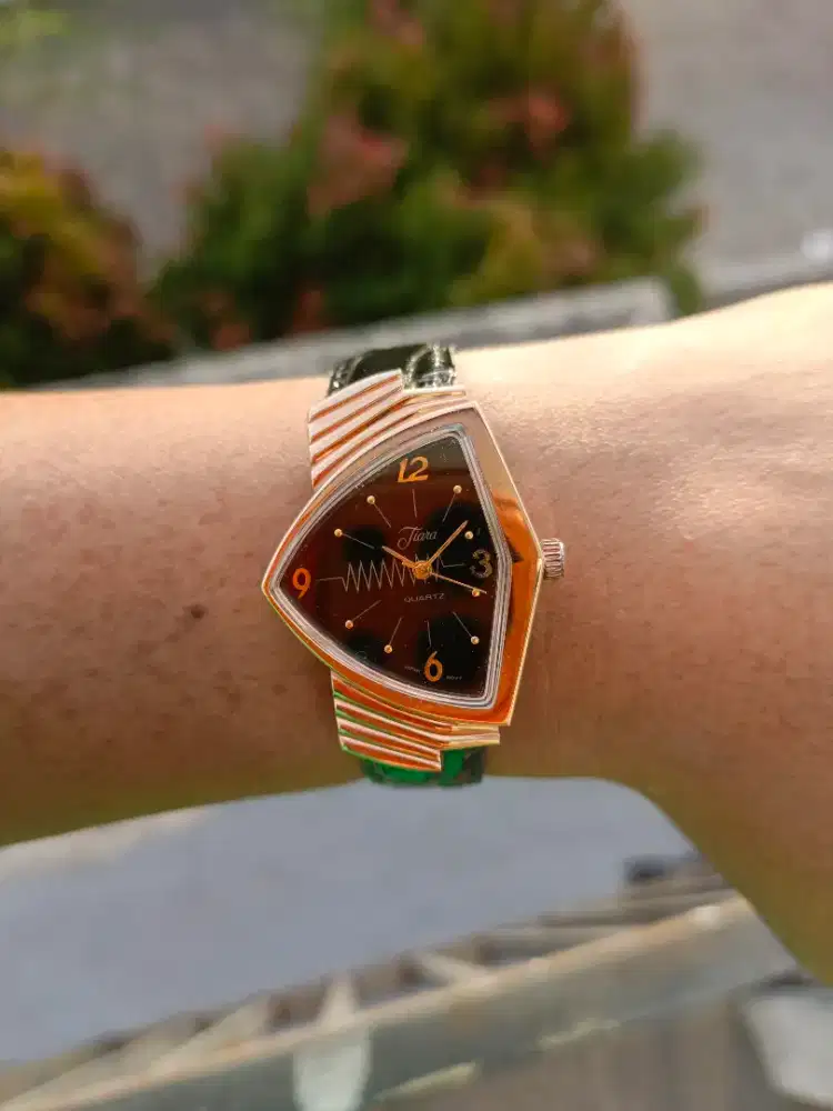 Jual jam tangan second original jiara ventura