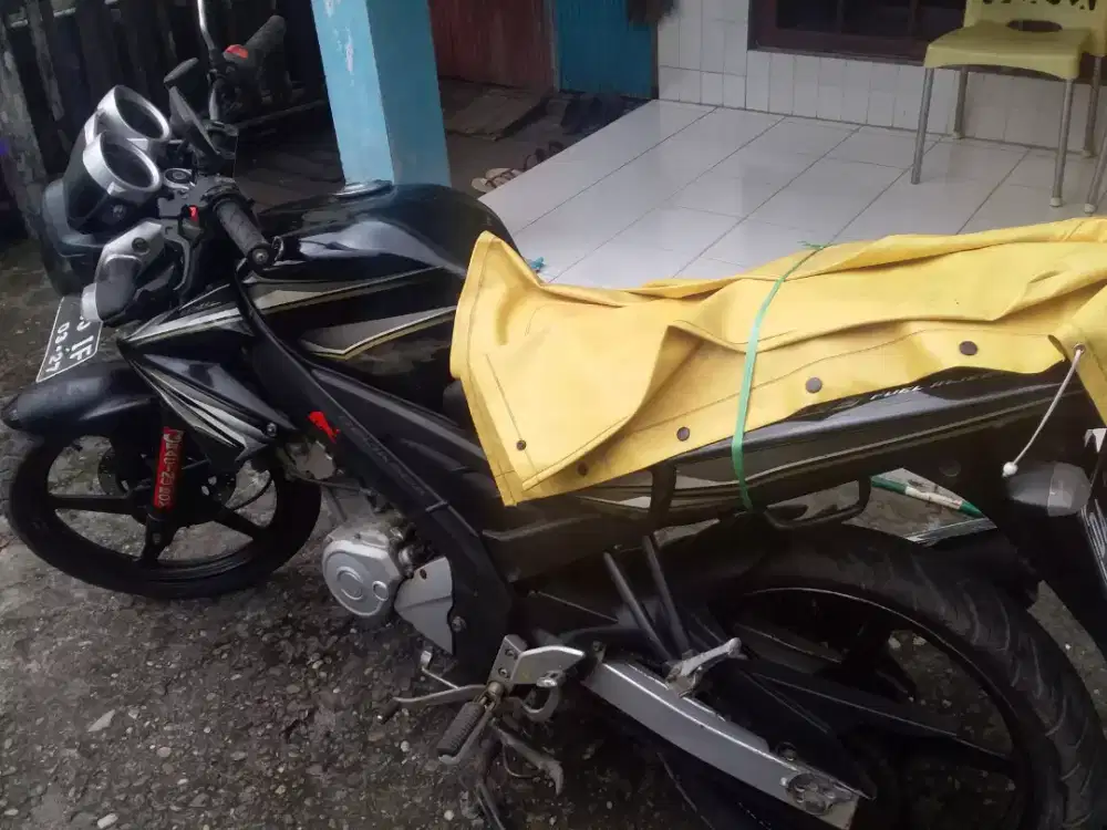 YAMAHA vixon tahun 2012