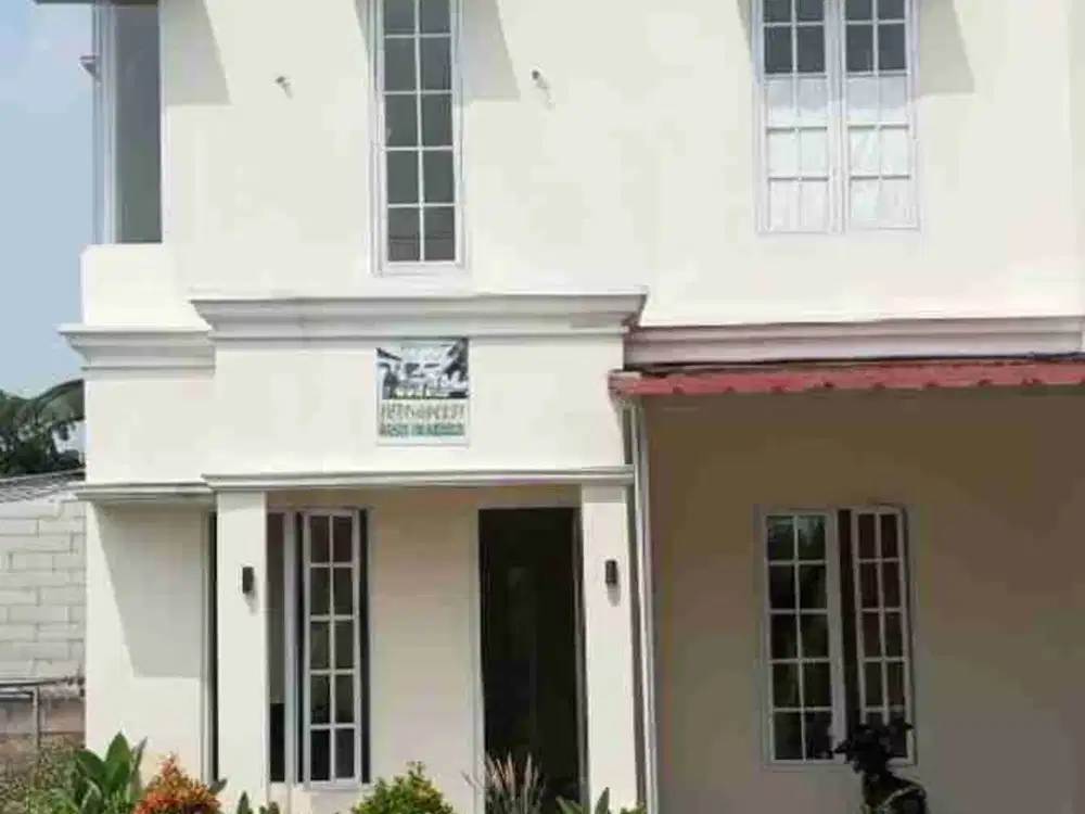 Rumah 2 lantai dijual cepat