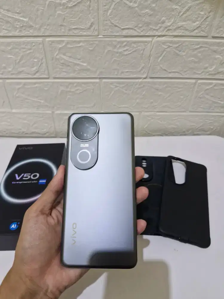 VIVO V50 5G 12/256 fullset