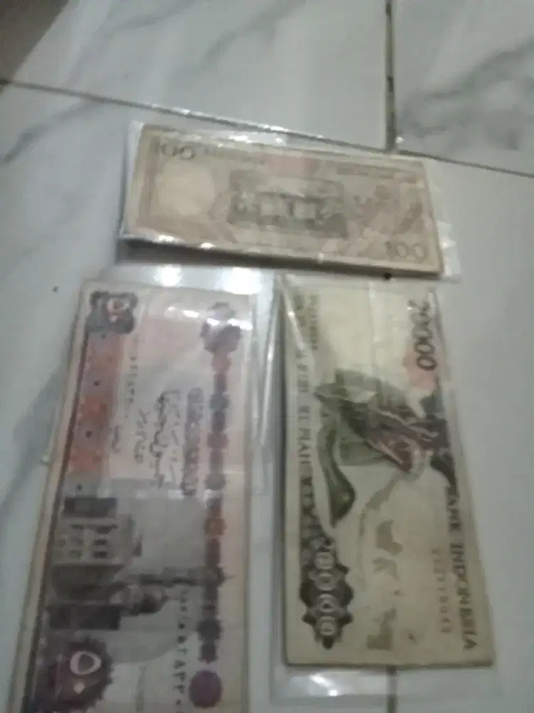 Uang kuno banyak jenis nya