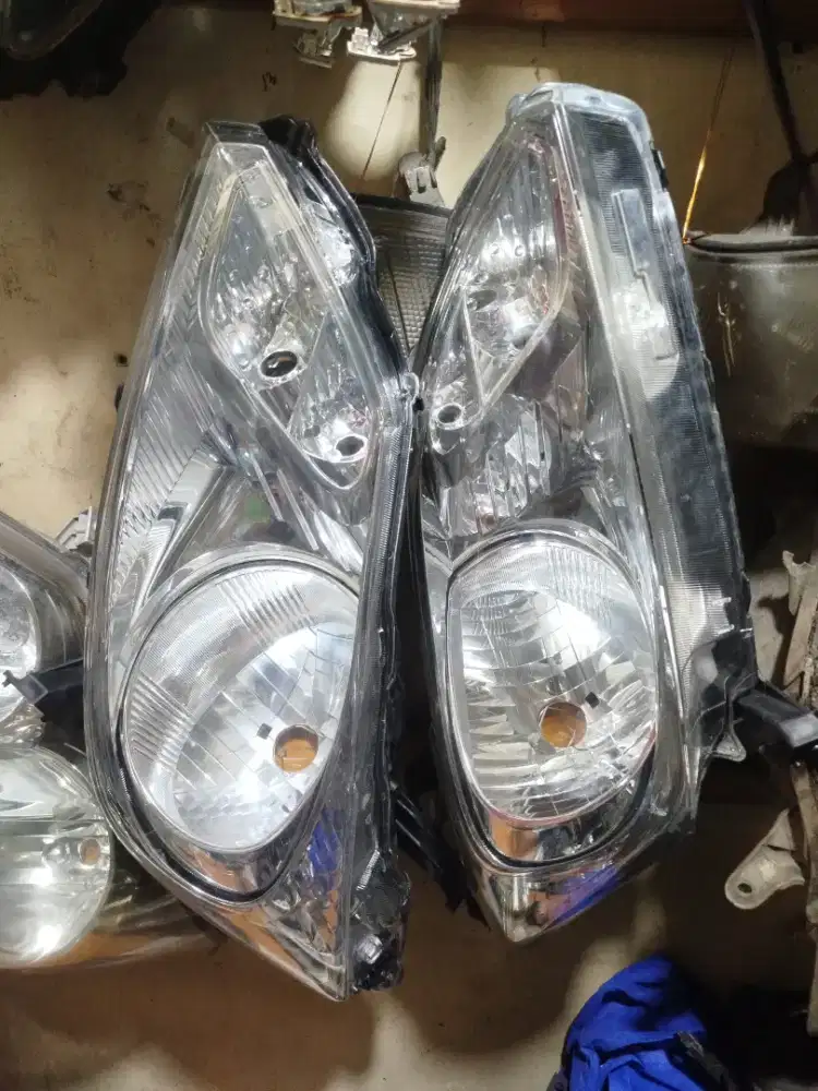 Headlamp honda freed