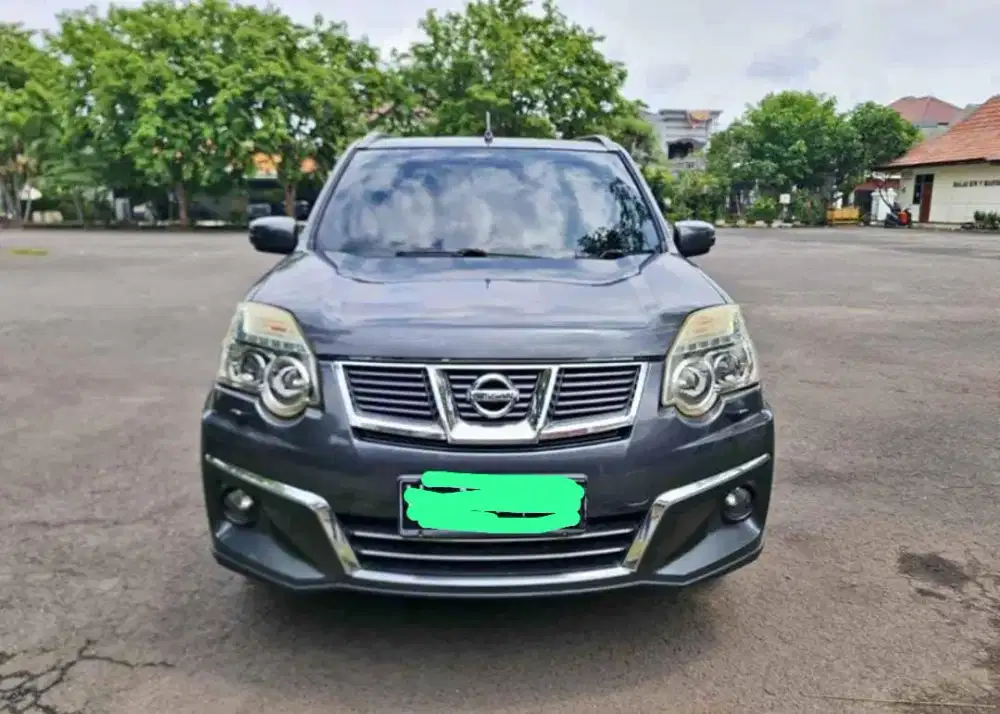 X-Trail Urban Selection 2.5 AT type tertinggi warna favorit low KM