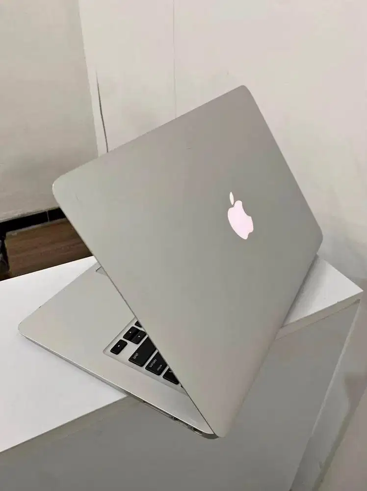 Macbook air early 2015