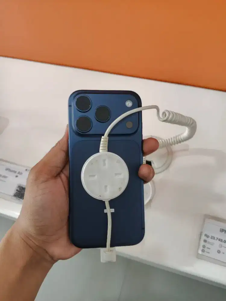 Kredit handphone iPhone 17 Pro