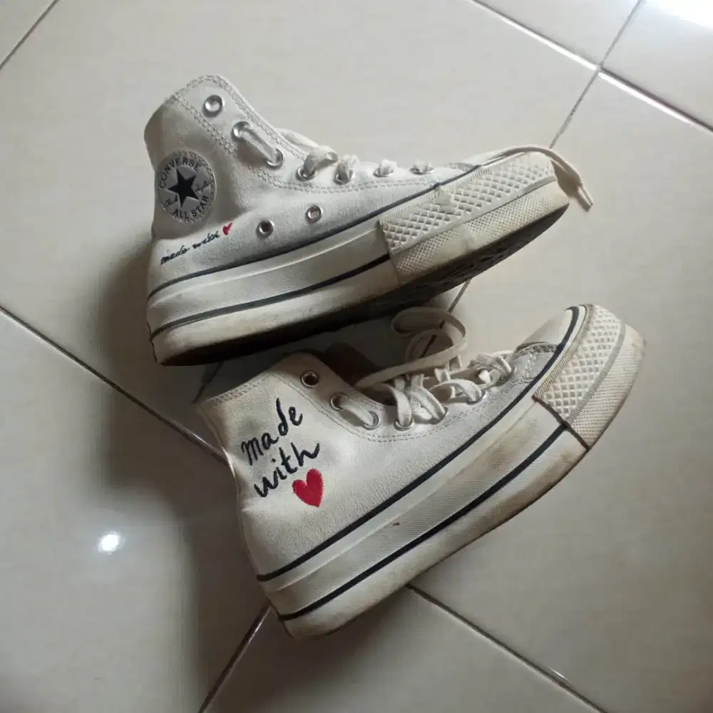 Sepatu Converse Cewek size 36 Original