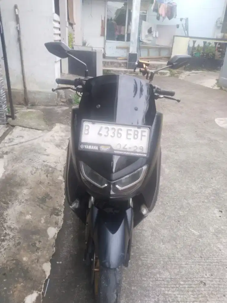 Nmax 2024 hitam gress