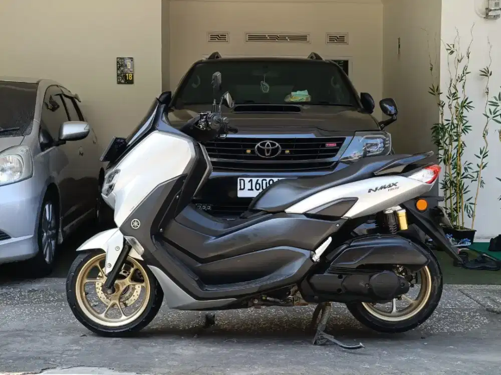 Nmax connected tahun 2021 keyless/tt boleh gan cash lebih bagus