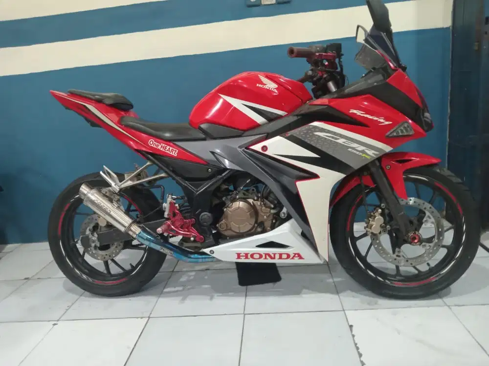 (JUAL) CBR FESLIFT 2017 PAJAK ON SS LENGKAP