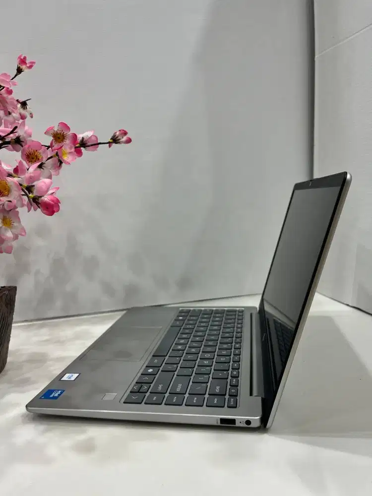 Laptop HP 14 EP1155TU Intel Core 5-120U 16GB SSD 512GB