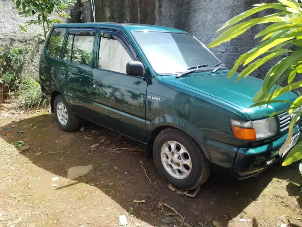 Di jual kijang kapsul ssx bensin