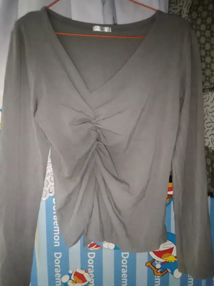 BAJU CROP V ATASAN WANITA