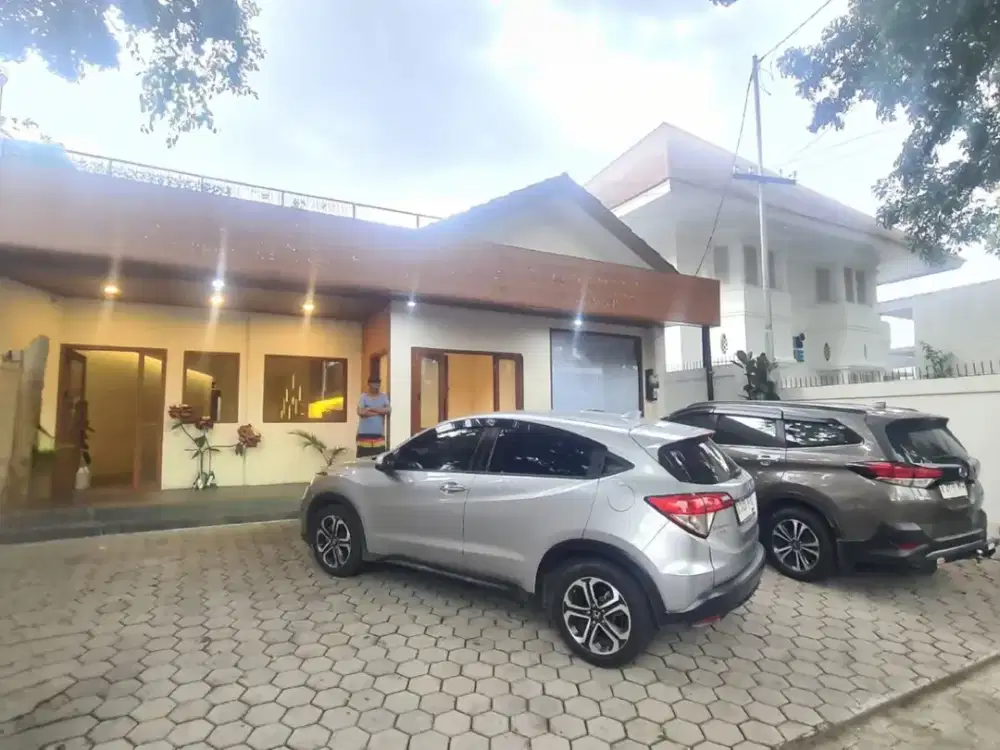 RUANG USAHA MENTENG 1,5 LANTAI AREA KOMERSIL DAN KULINER PARKIR LUAS