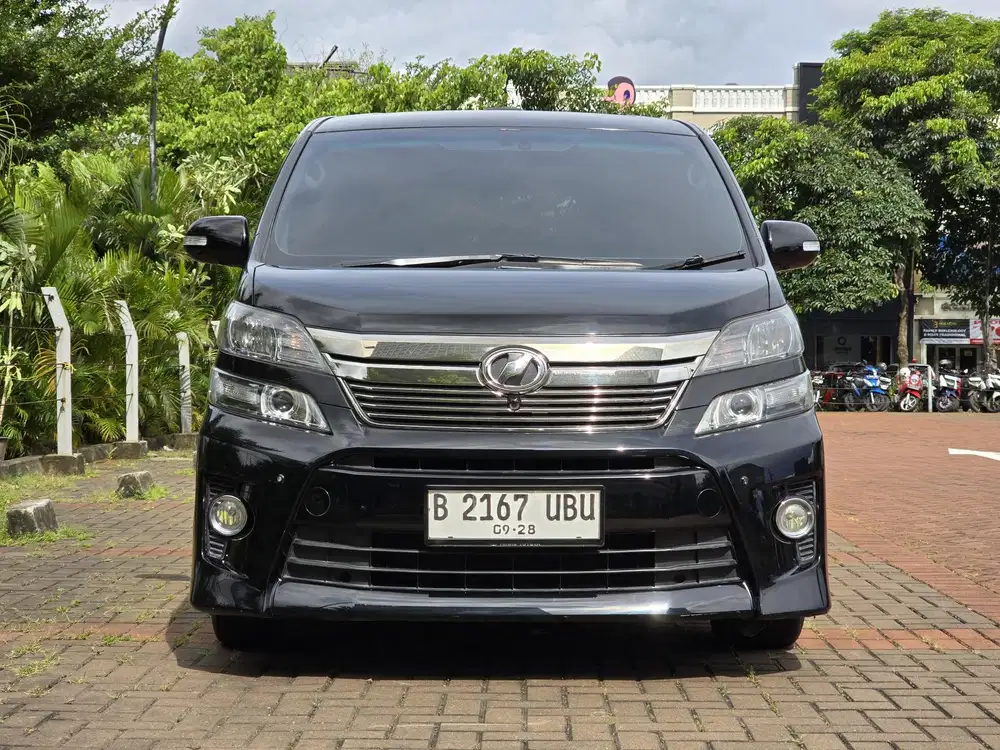 Angsuran 4 JTan Toyota Vellfire ZG 2.4 Premium Sound 2013