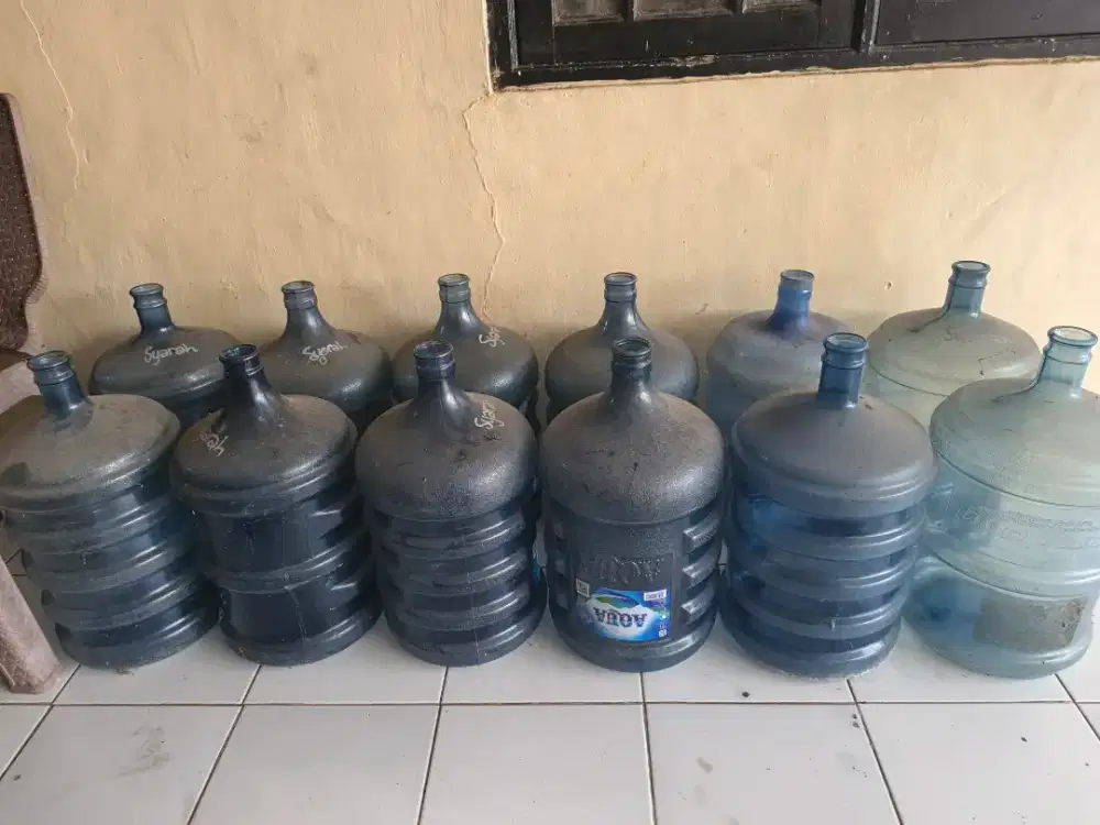 Galon aqua bekas buka warung