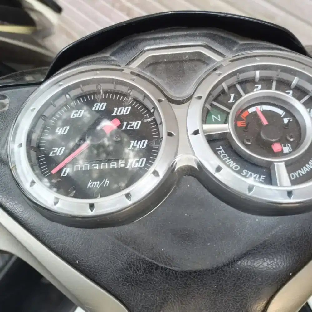 Yupiter z-cw antik dengan km masih sedikit abnget, motor untuk parkir