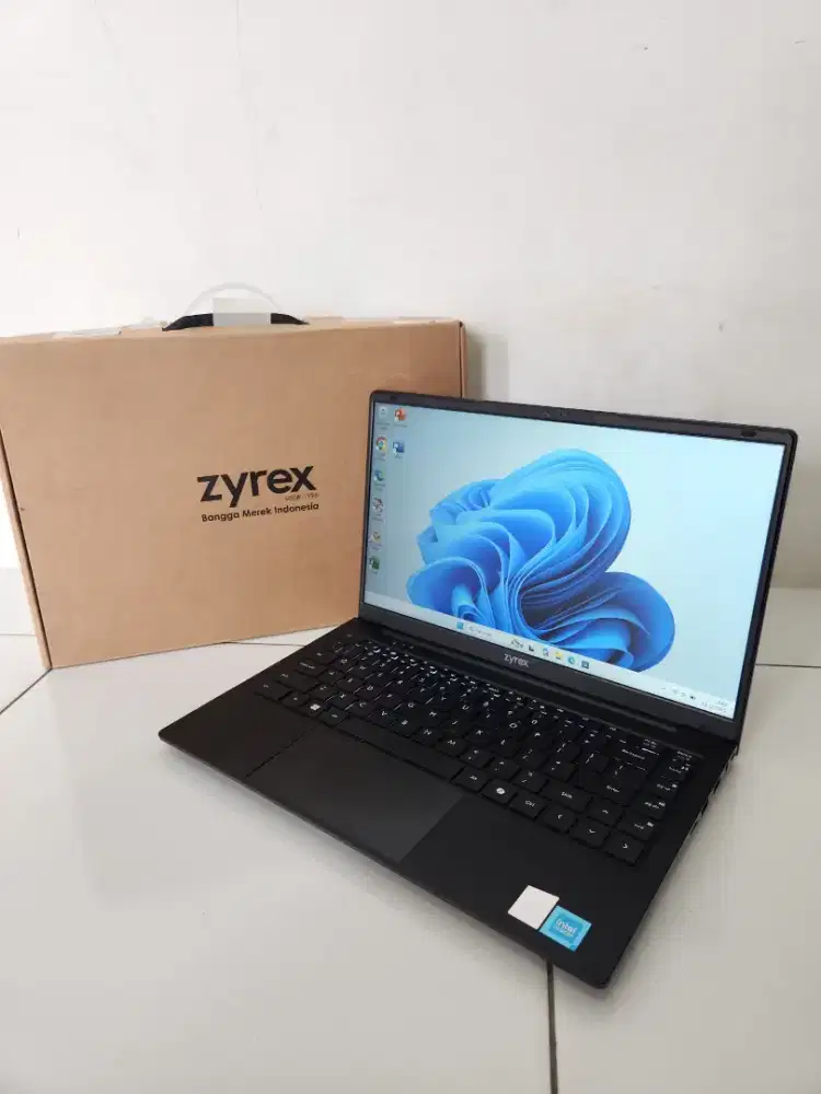 Laptop intel gen 12 ram 8gb ssd 256gb layar fhd slim siap pakai