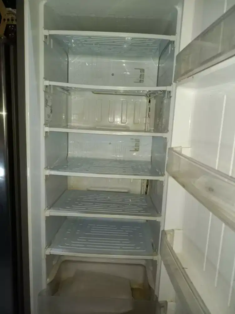 di jual murah freezer LG 6 RAK buat frozen dll, tinggal service nego