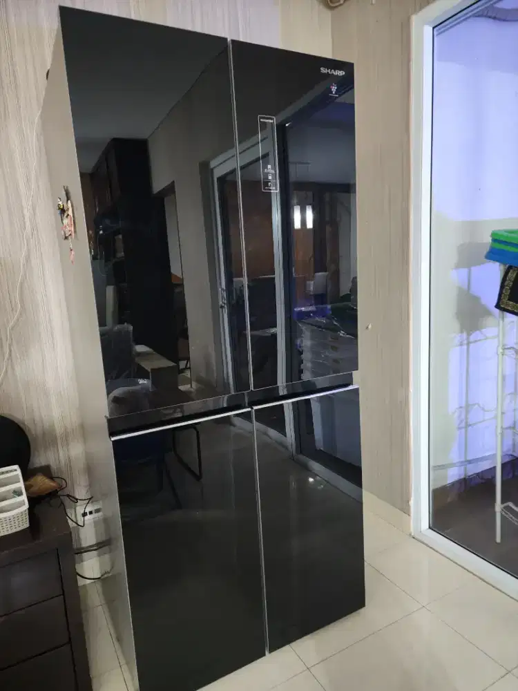Dijual kulkas 4 pintu baru 1 tahunan dipakai