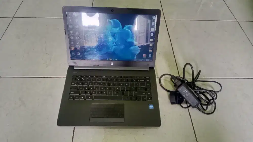 Laptop HP Slim + RAM 4 GIGA + SSD + Batre Awet + Siap Pakai + Nego