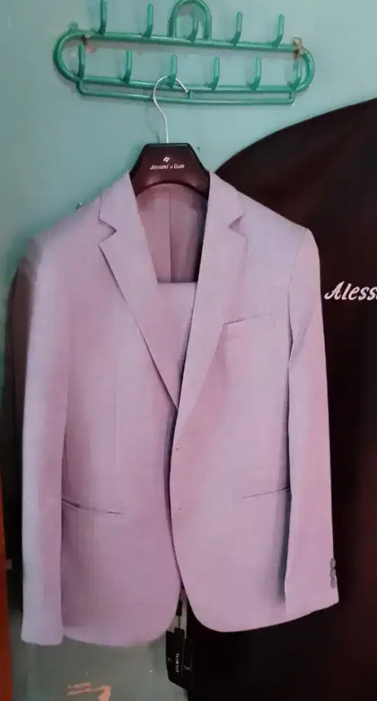 jual Jas Pria, Blazer
Merek: Alessandro Vitali
ORIGINAL.
Slim fit.