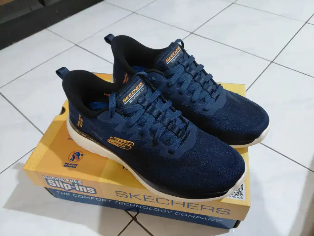 JUAL SEPATU SKECHERS ORIGINAL ASLI,UK.42,BARU,HARGA NEGO SAMPAI DEAL