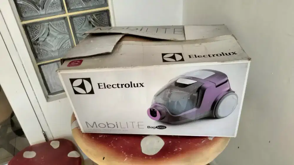 Vacuum Cleaner Merk Electrolux Mobilite ZLUX1801