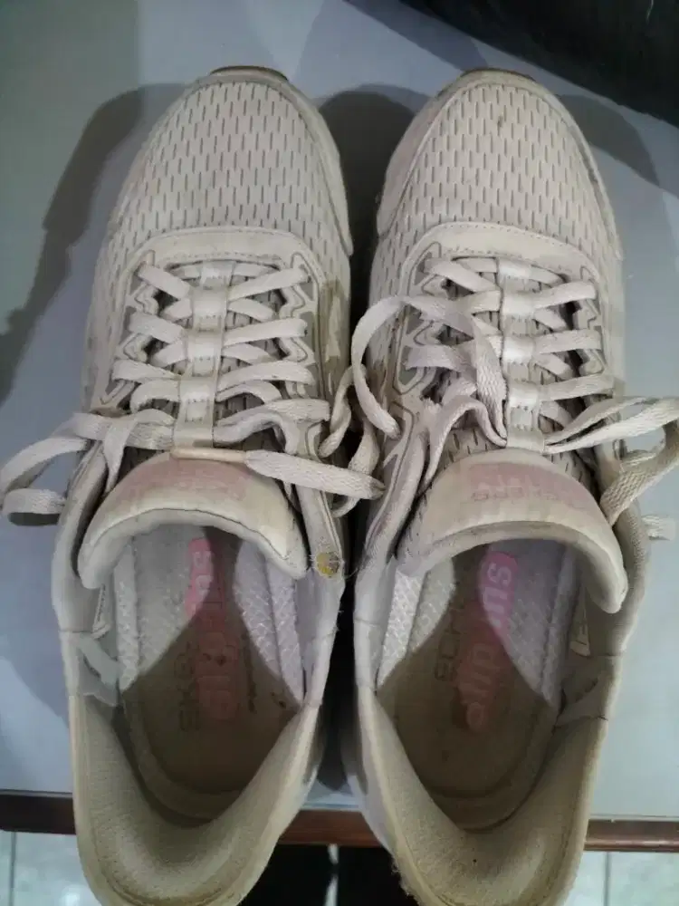 Sepatu Skechers Size 38