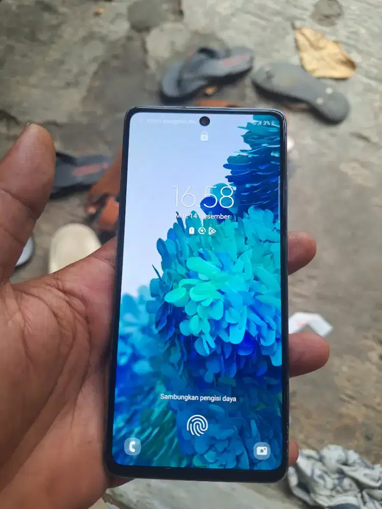 Samsung s20 fe 8/128 no minus