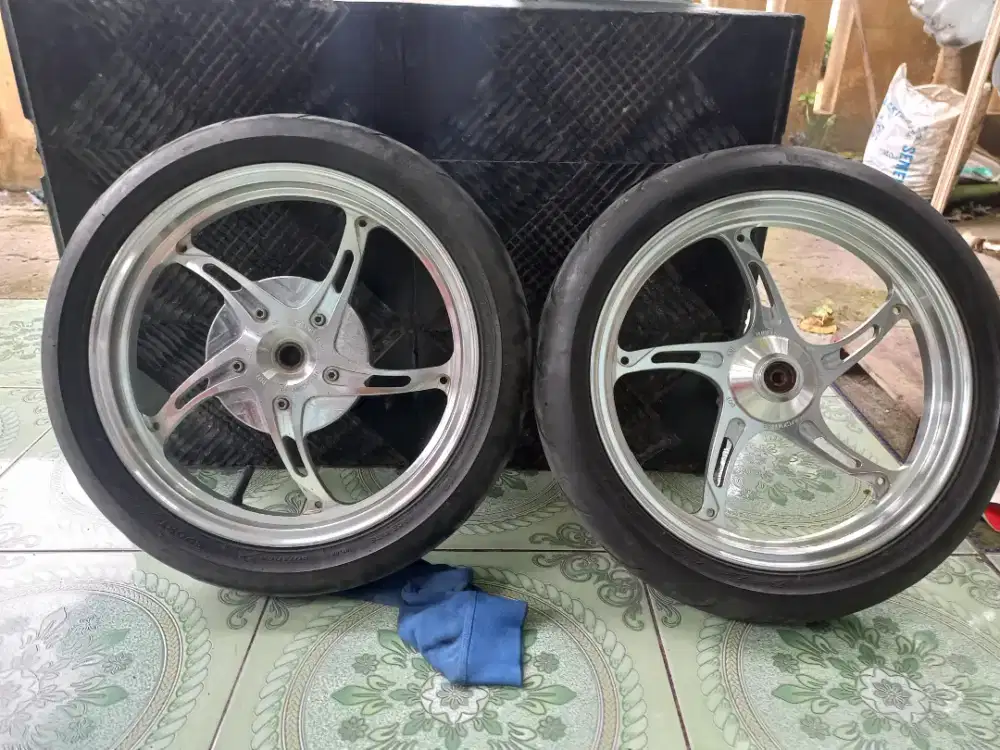 Velg vnd bintang laut+ban