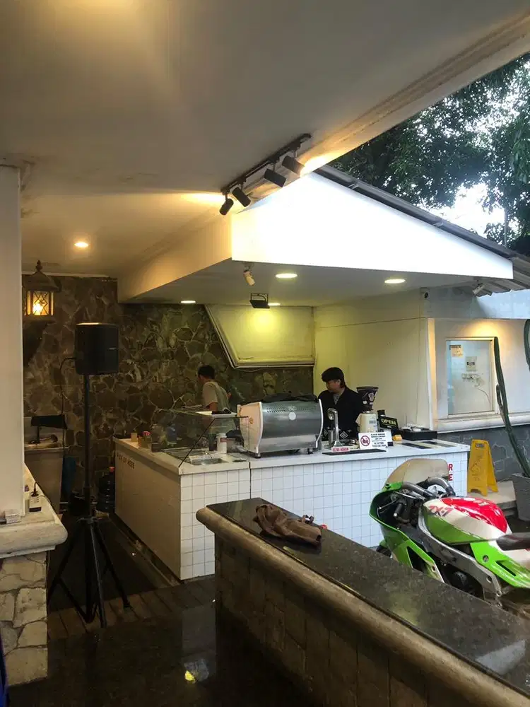 DI CARI SEGERA KARYAWAN JAGA OUTLET DIMSUM ROTI BAKAR