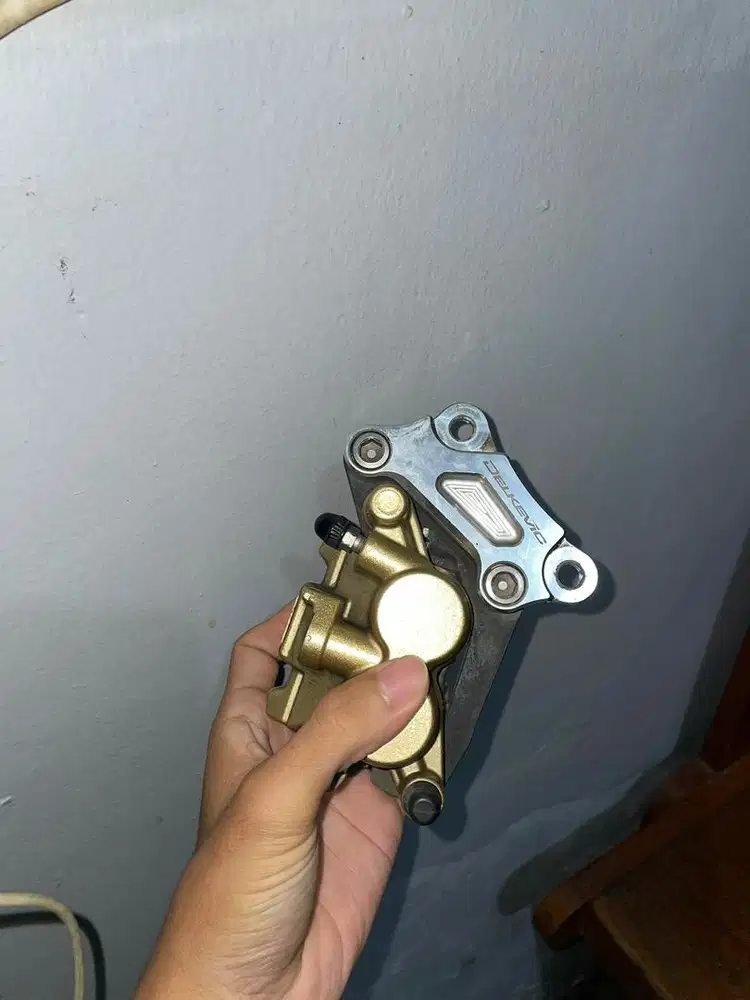 Kaliper R15+bracket pnp Nmax New