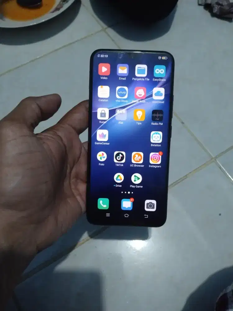 Jual HP Vivo Y19
Spesifikasi:
- Jaringan: 4G LTE
- RAM: 6 GB
-  128 GB