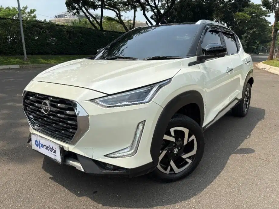 LOW DP Nissan Magnite 1.0 Premium Bensin-MT 2022 PZW