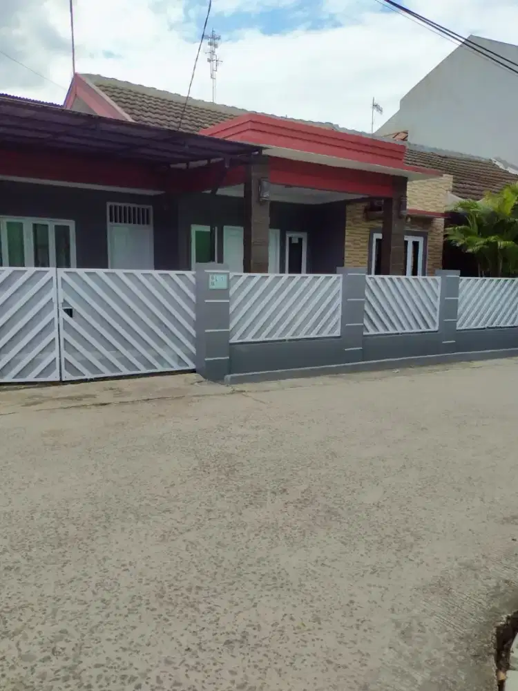 DIJUAL MURAH DI DALAM PERUMAHAN BESAR DEKAT TOLL CISALAK