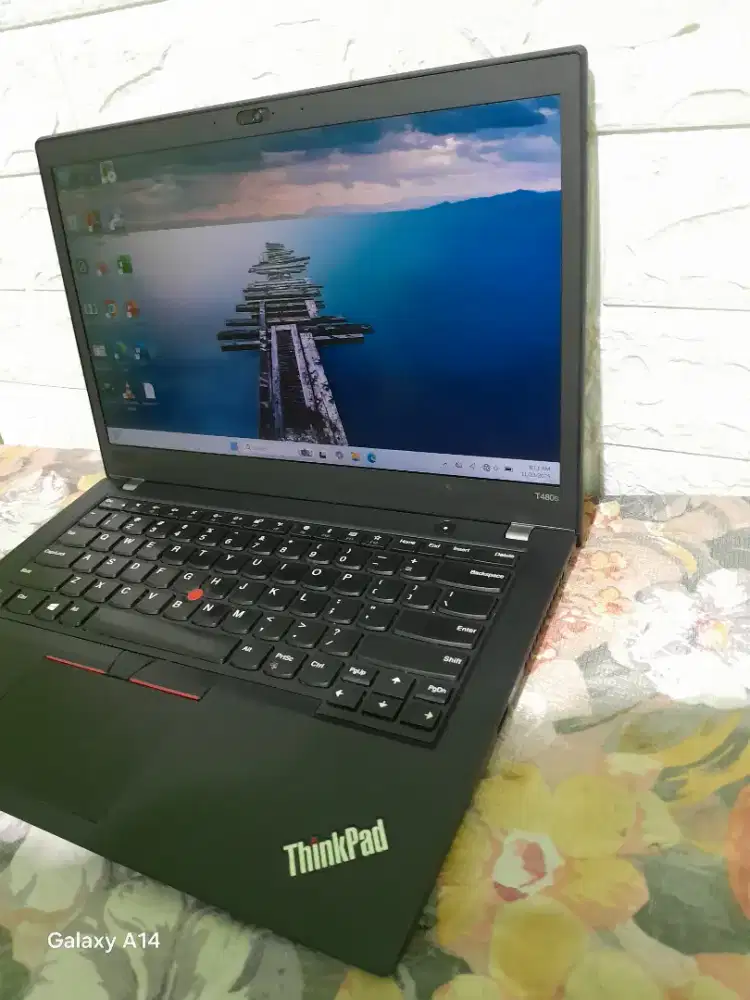Lenovo Thinkpad T480s core i7 ram 16gb ssd 256gb 14inci FULL HD