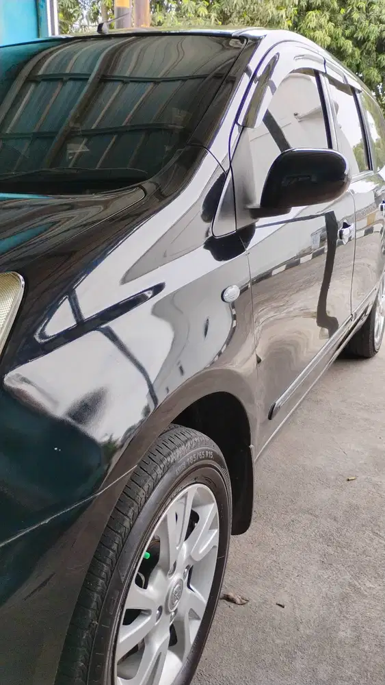 Grand Livina 2011 XV Automatic Hitam