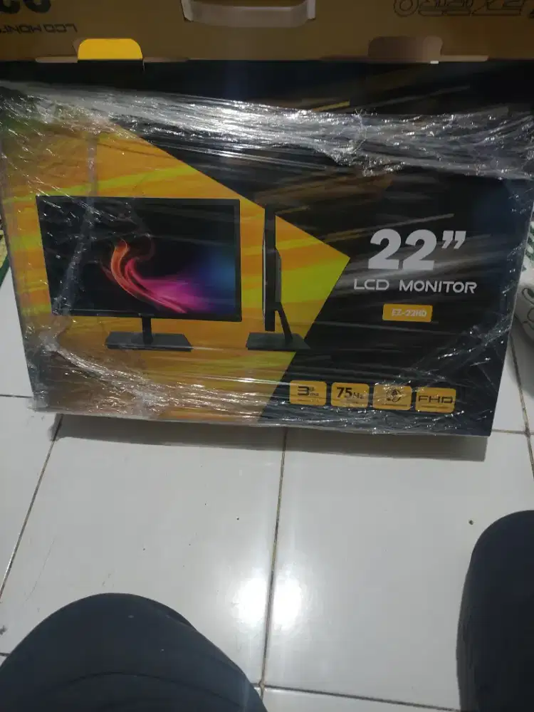 Monitor EzPro 22inch baru sebulan, bonus stb Evercross