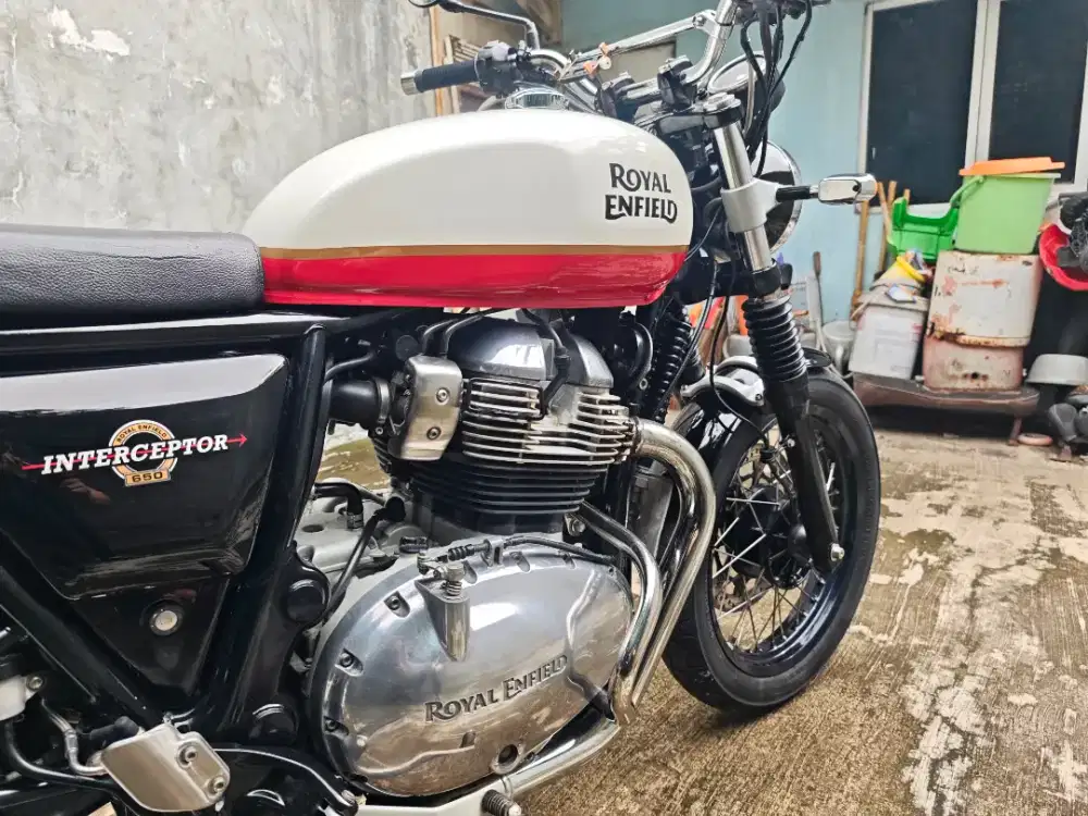 Bs kredit/TT Royal Enfield Interceptor 650 Express baker Triumph