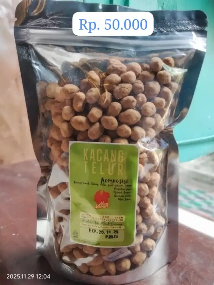 Aneka Camilan Kacang dan Kue kering